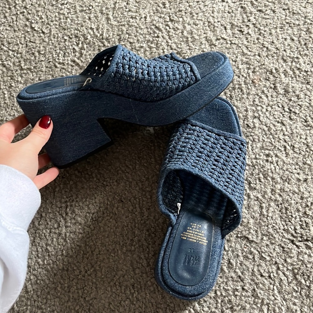 Platform sandals